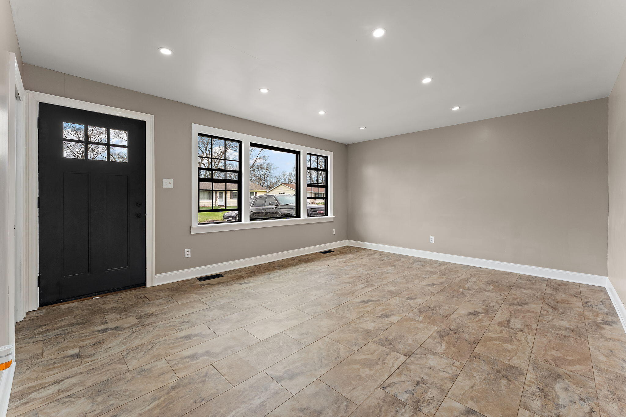 611 Old Forge Road Valparaiso, IN 46385 - Photo 5 of 16 2048x1365