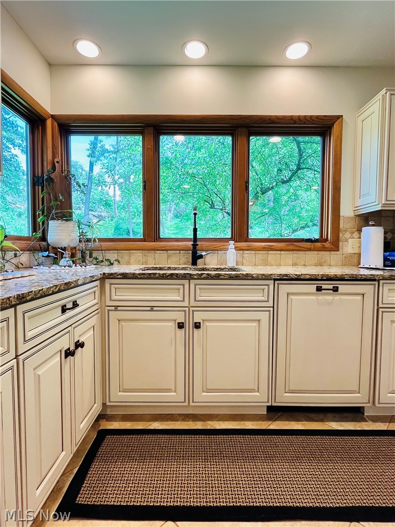 35560 Ridgeway Lane Willoughby, OH 44094 - Photo 15 of 50
