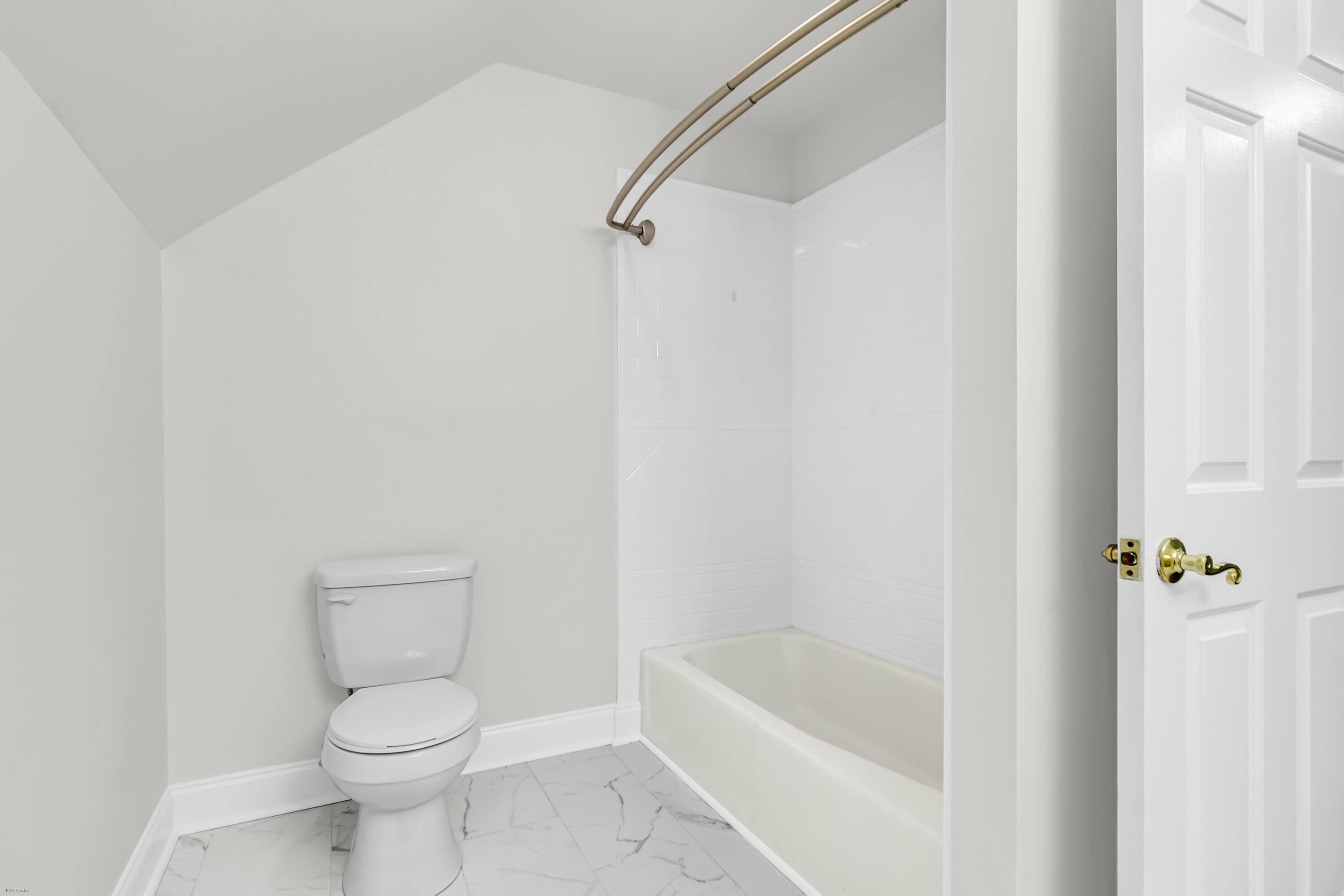 568 Woodspring Road Mount Pleasant, SC 29466 - Photo 28 of 56 Upstairs full bath