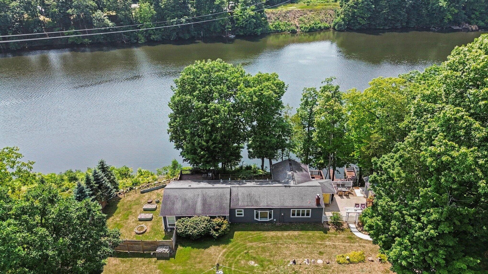 11628 Lake Chapin Road Berrien Springs, MI 49103 - Photo 1 of 29 027_file_2621
