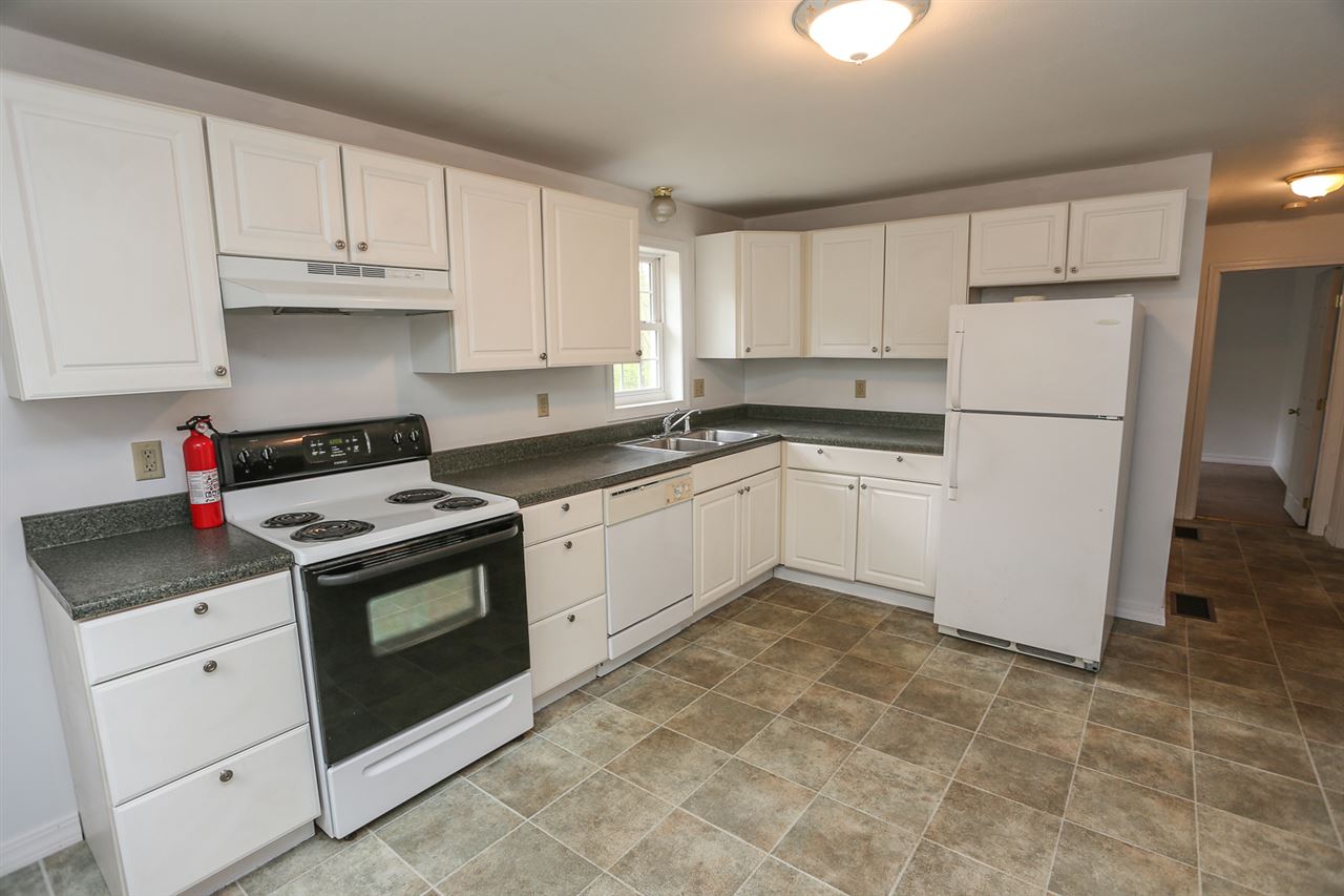 426 Fremont Road Chester, NH 03036 - Photo 5 of 21