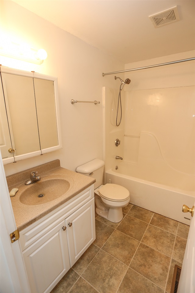 426 Fremont Road Chester, NH 03036 - Photo 7 of 21