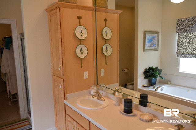 9254 Lakeview Drive Foley, AL 36535 - Photo 17 of 38 Master Bath