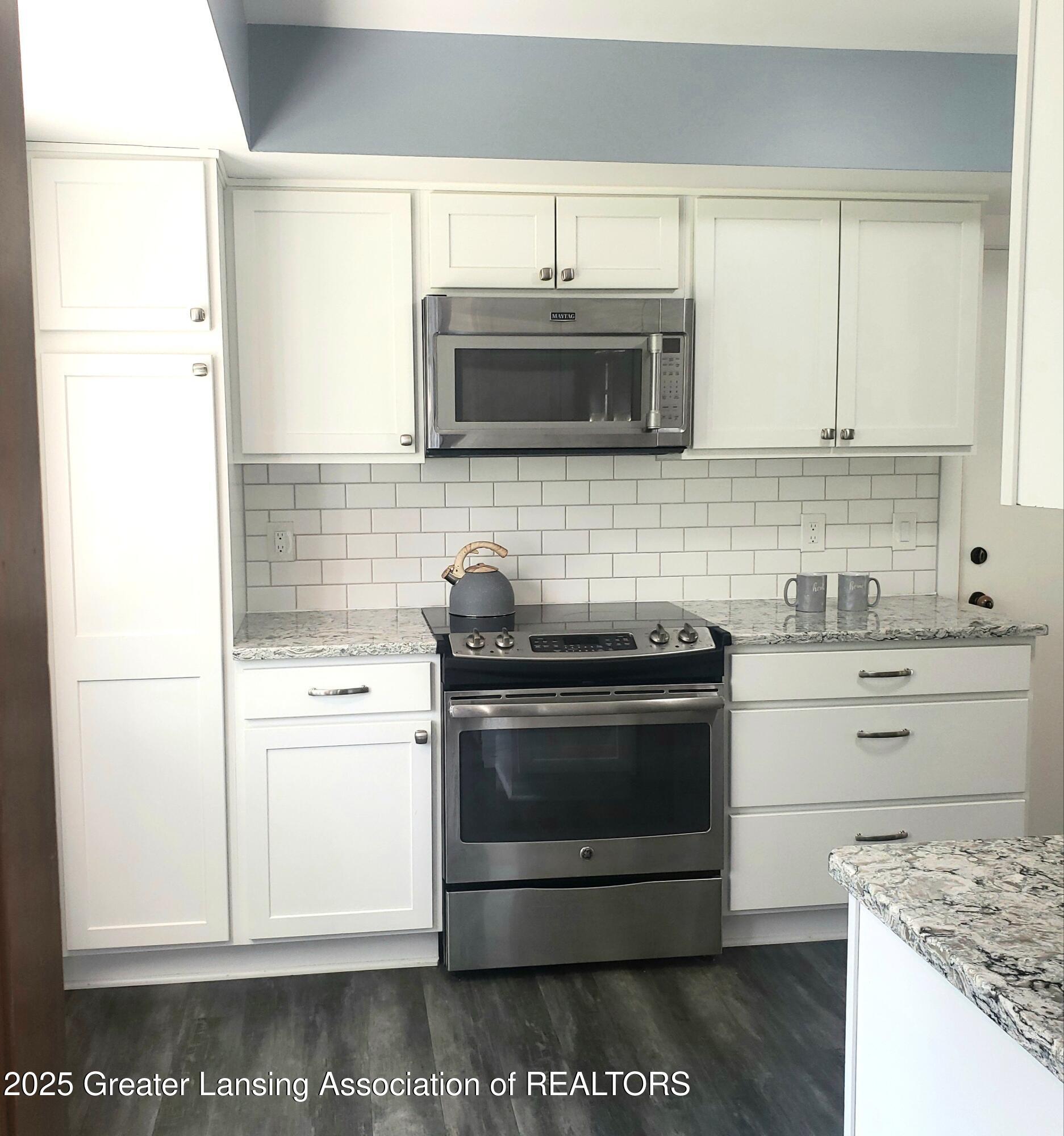 310 Piper Road Haslett, MI 48840 - Photo 16 of 45 Kitchen 4