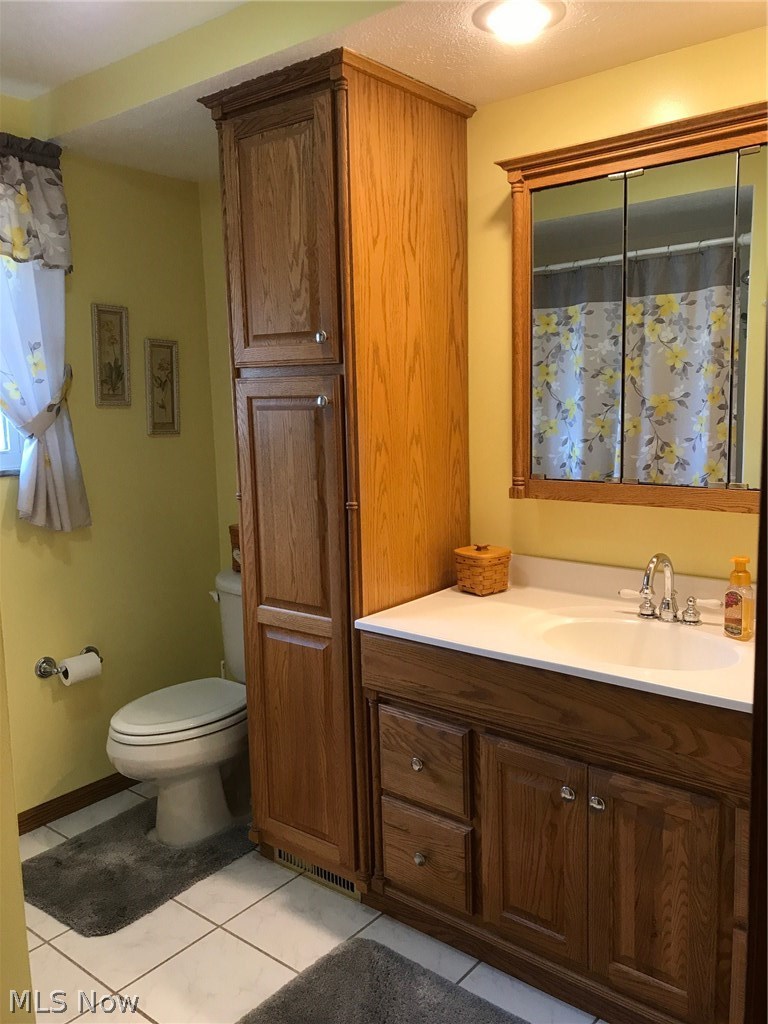 6506 Hamden Road Parma Heights, OH 44130 - Photo 18 of 32 WONDERFUL STORAGE IN THE MAIN BATH