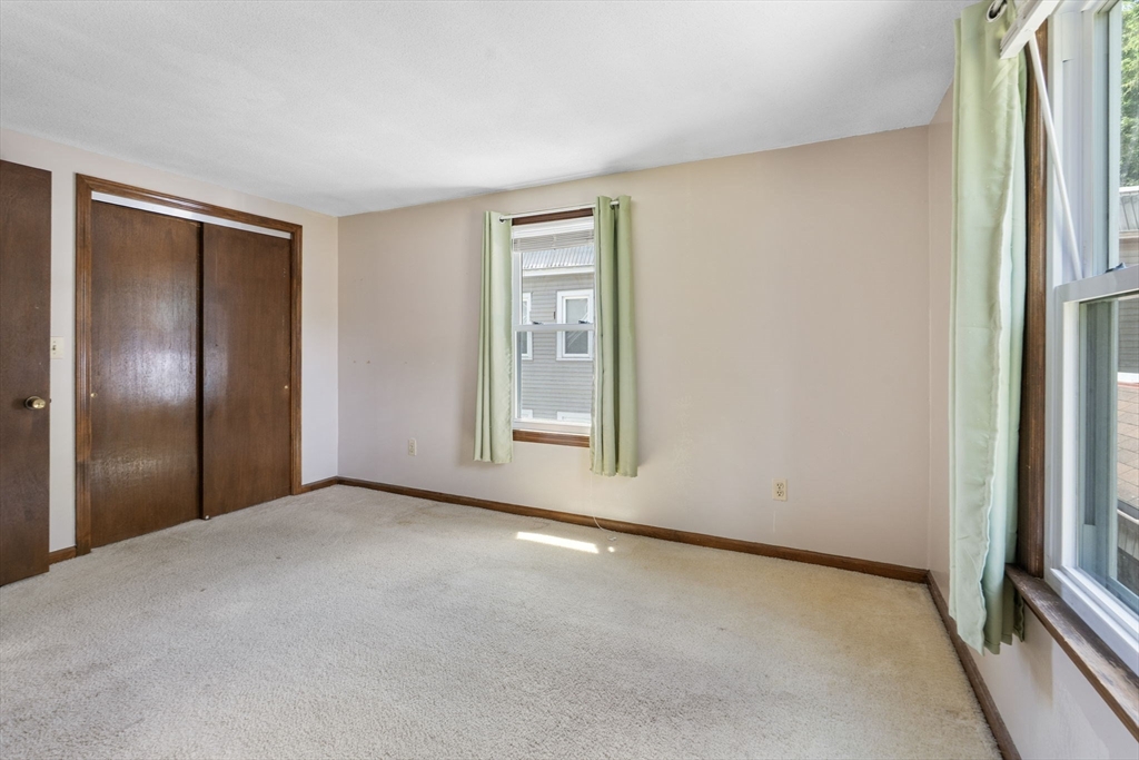 25 Prince Avenue West Springfield, MA 01089 - Photo 20 of 31