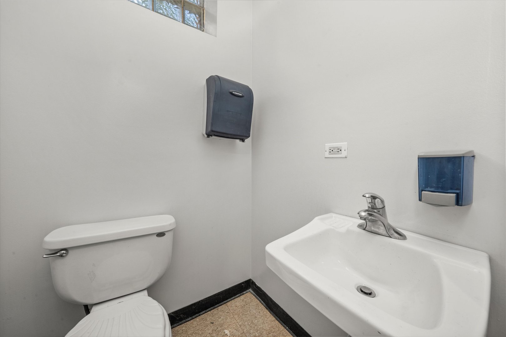 3203 South Pulaski Road Chicago, IL 60623 - Photo 19 of 21