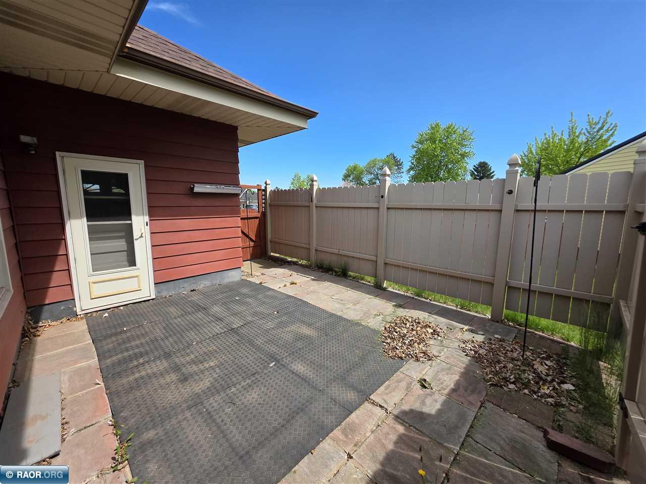 302 North Inner Drive Hibbing, MN 55746 - Photo 6 of 35