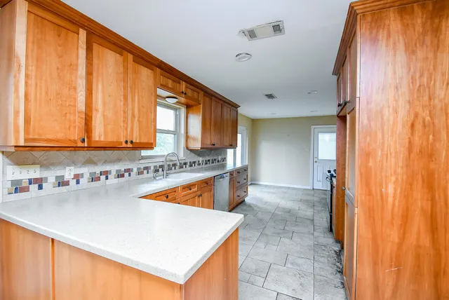 $340,000 | 4721 Briarbend Drive, Houston, TX 77035