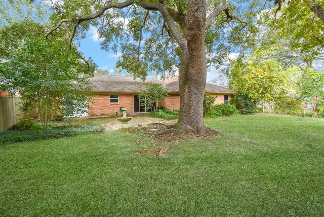 $340,000 | 4721 Briarbend Drive, Houston, TX 77035