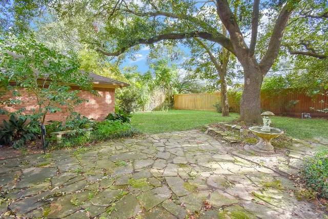 $340,000 | 4721 Briarbend Drive, Houston, TX 77035