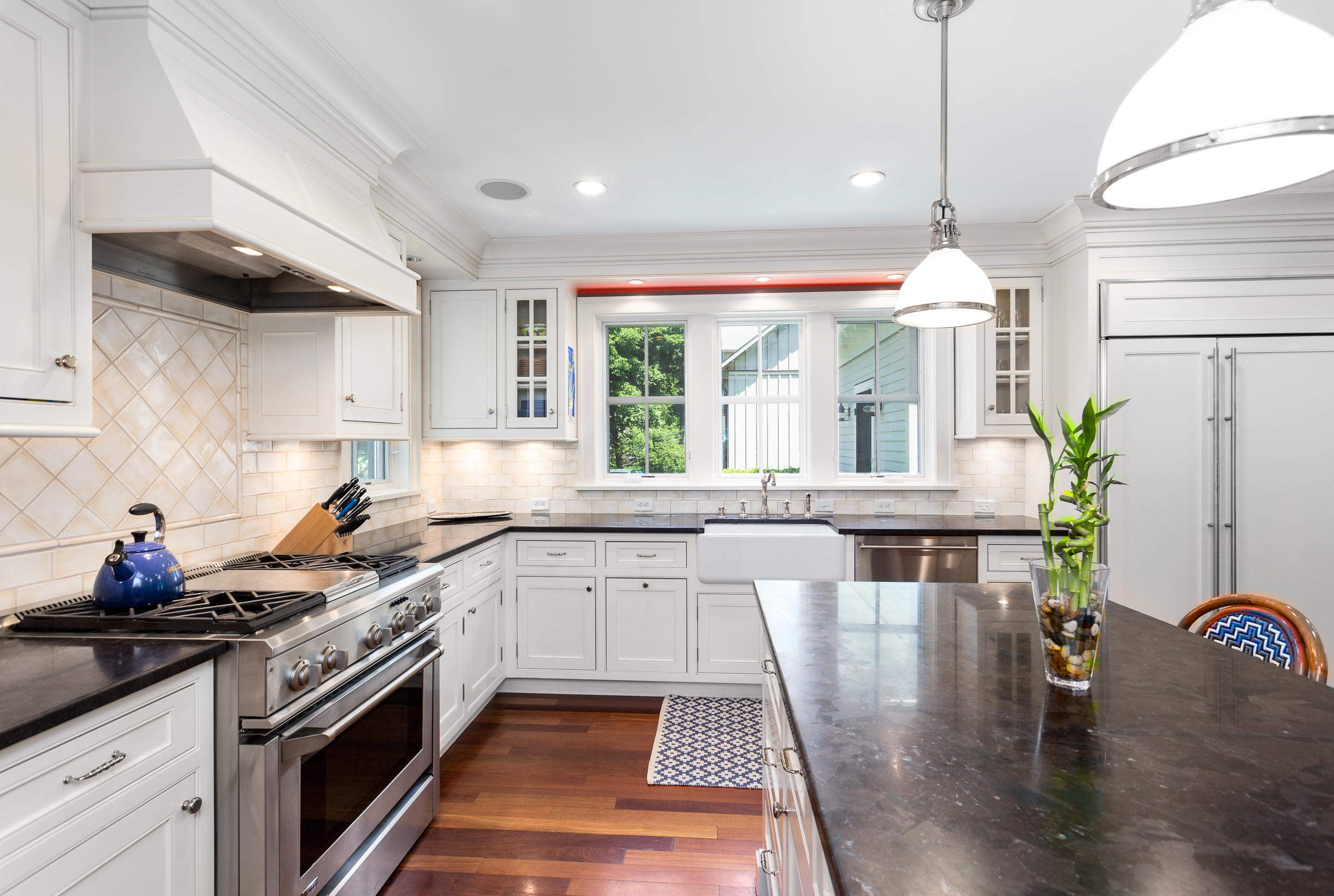 136 Pear Tree Point Road Darien, CT 06820 - Photo 16 of 56 136 Pear Tree Point Rd , Darien, CT-35