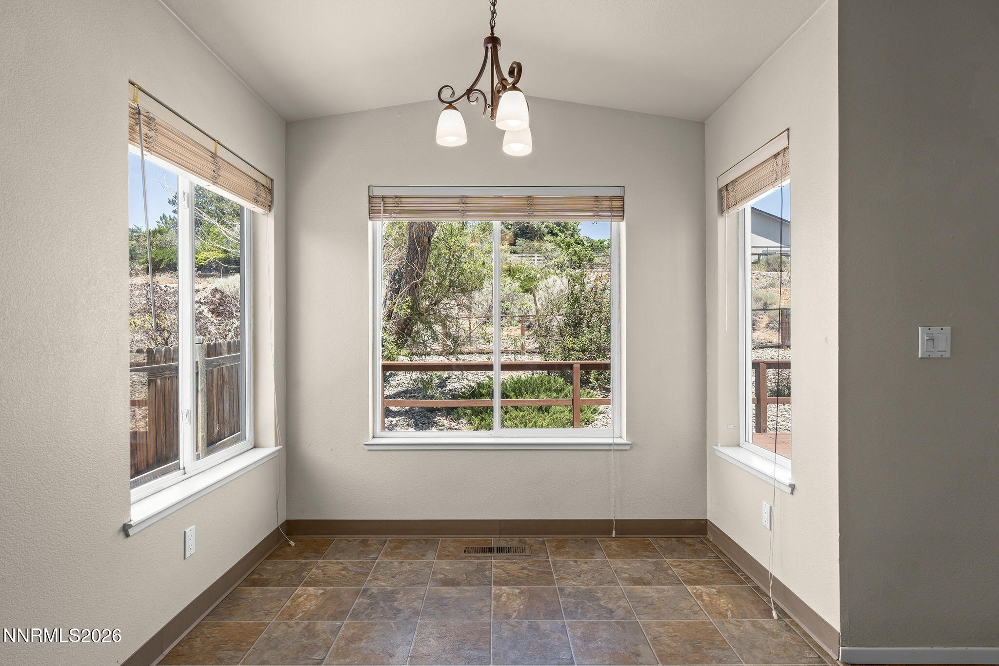 889 South University Park Loop Reno, NV 89512 - Photo 17 of 37 17-web-or-mls-_DSC6043