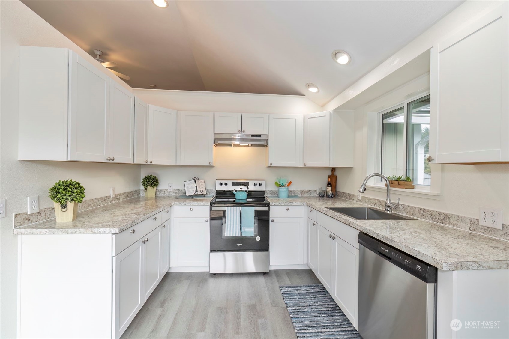 3321 Harris Road Southeast Port Orchard, WA 98366 - Photo 9 of 21 Gallery Image 9