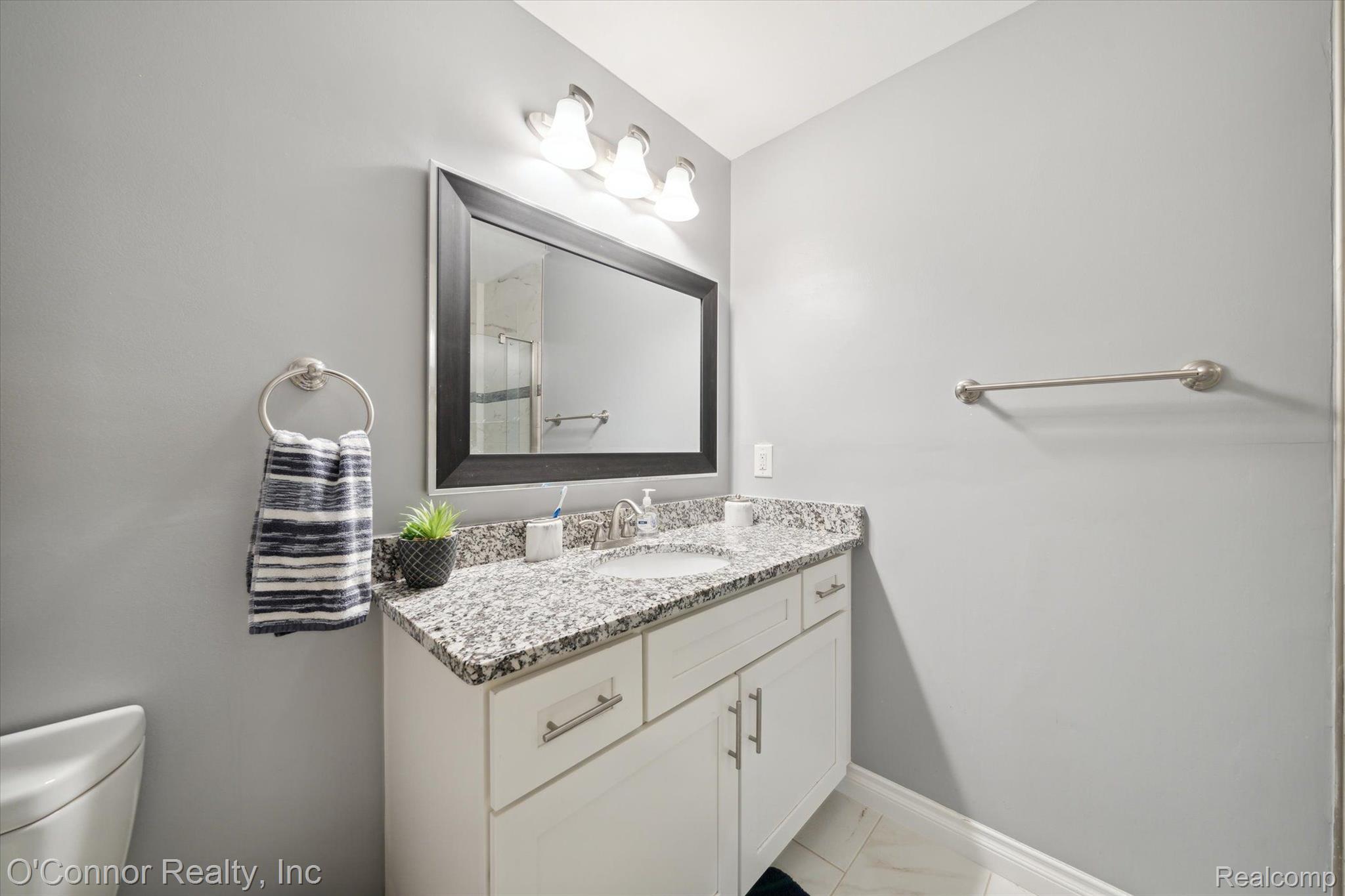 885 Lafayette Court Rochester, MI 48307 - Photo 34 of 46