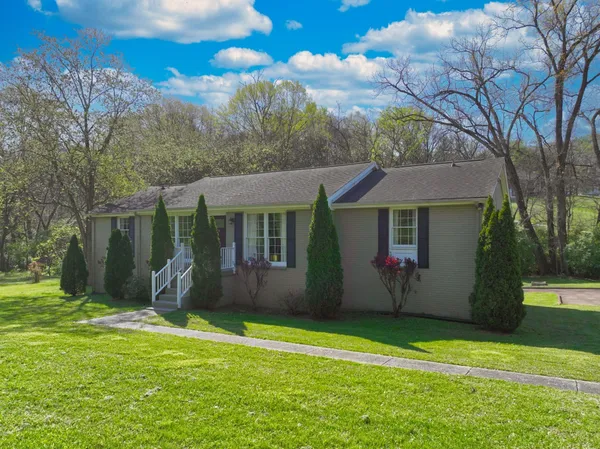 $1,750 | 7635 Charlotte Pike, Unit A, Nashville, TN 37209