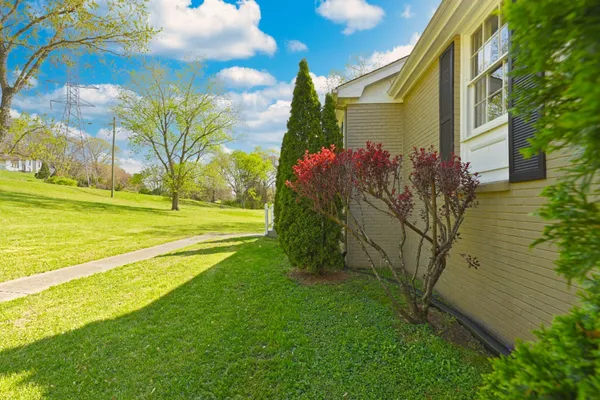$1,750 | 7635 Charlotte Pike, Unit A, Nashville, TN 37209
