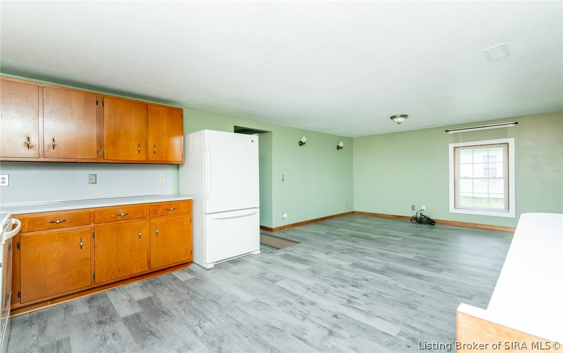 386 South High Street Austin, IN 47102 - Photo 11 of 37 Gallery Image 11