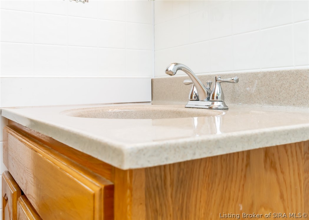 386 South High Street Austin, IN 47102 - Photo 13 of 37 Gallery Image 13
