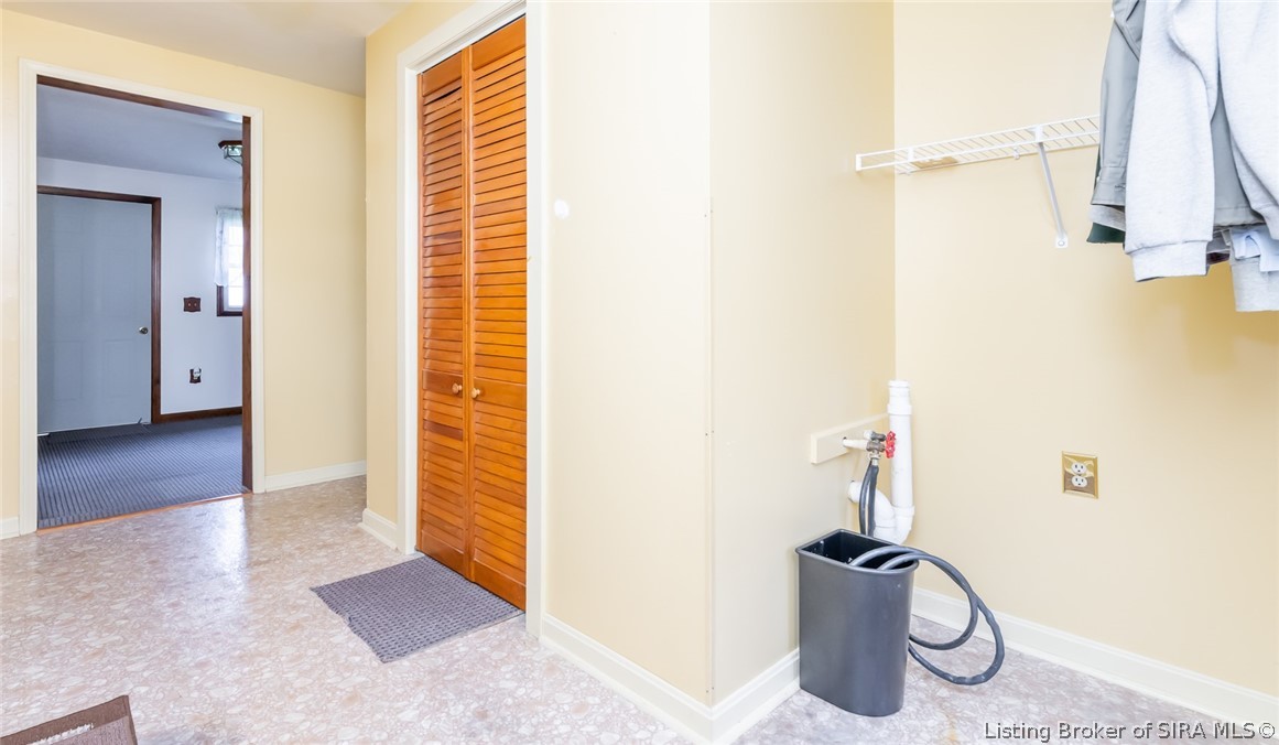 386 South High Street Austin, IN 47102 - Photo 21 of 37 Gallery Image 21