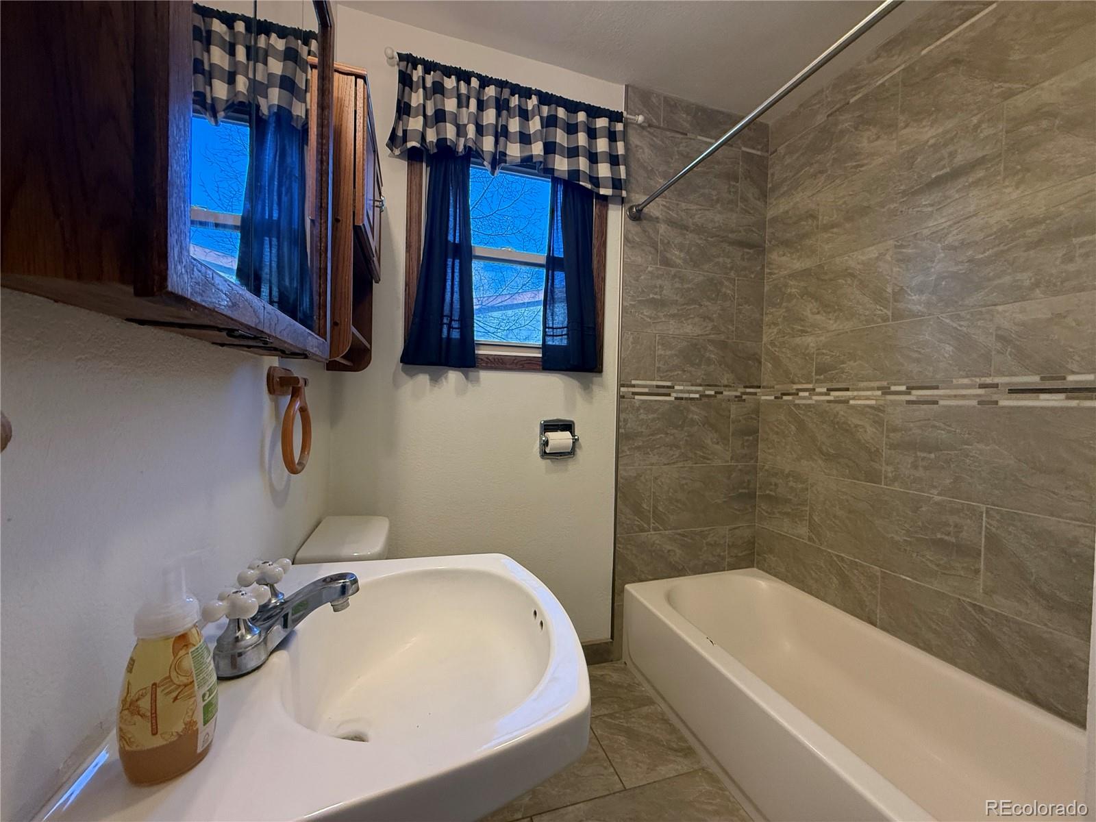 507 Berkeley Avenue Alamosa, CO 81101 - Photo 6 of 21