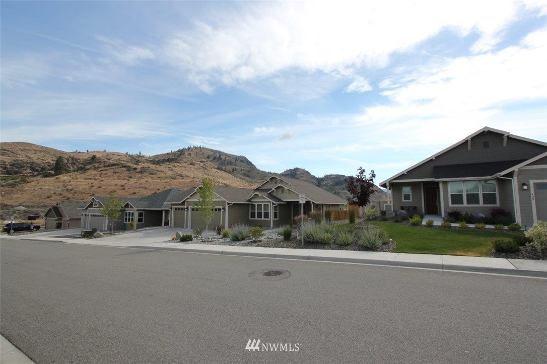 412 Spring View Place Chelan, WA 98816 - Photo 3 of 3 Gallery Image 3