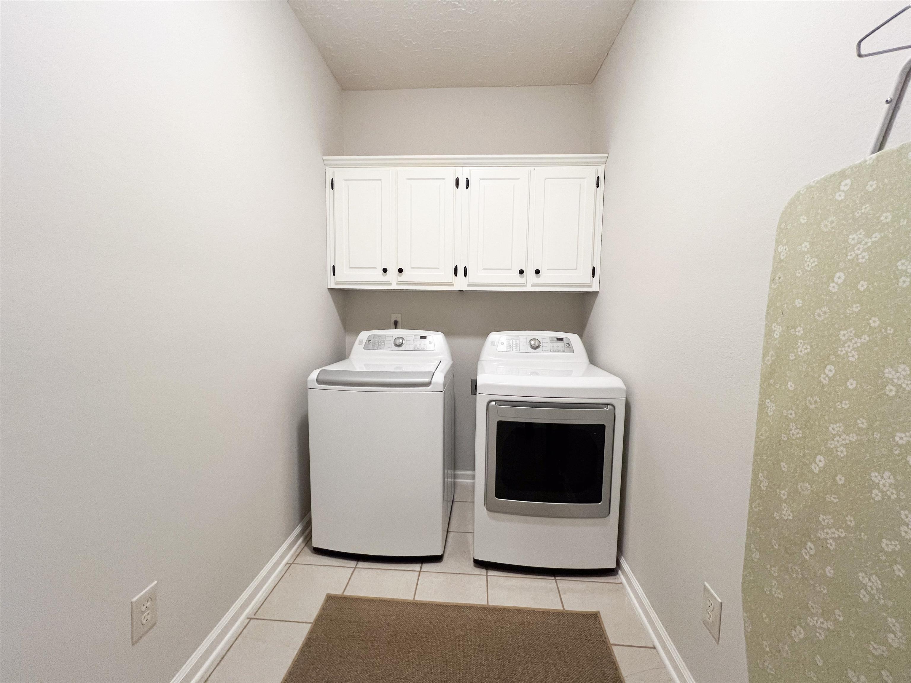 503 Old Collierville-arlin Road Collierville, TN 38017 - Photo 23 of 37 a utility room with dryer and washer