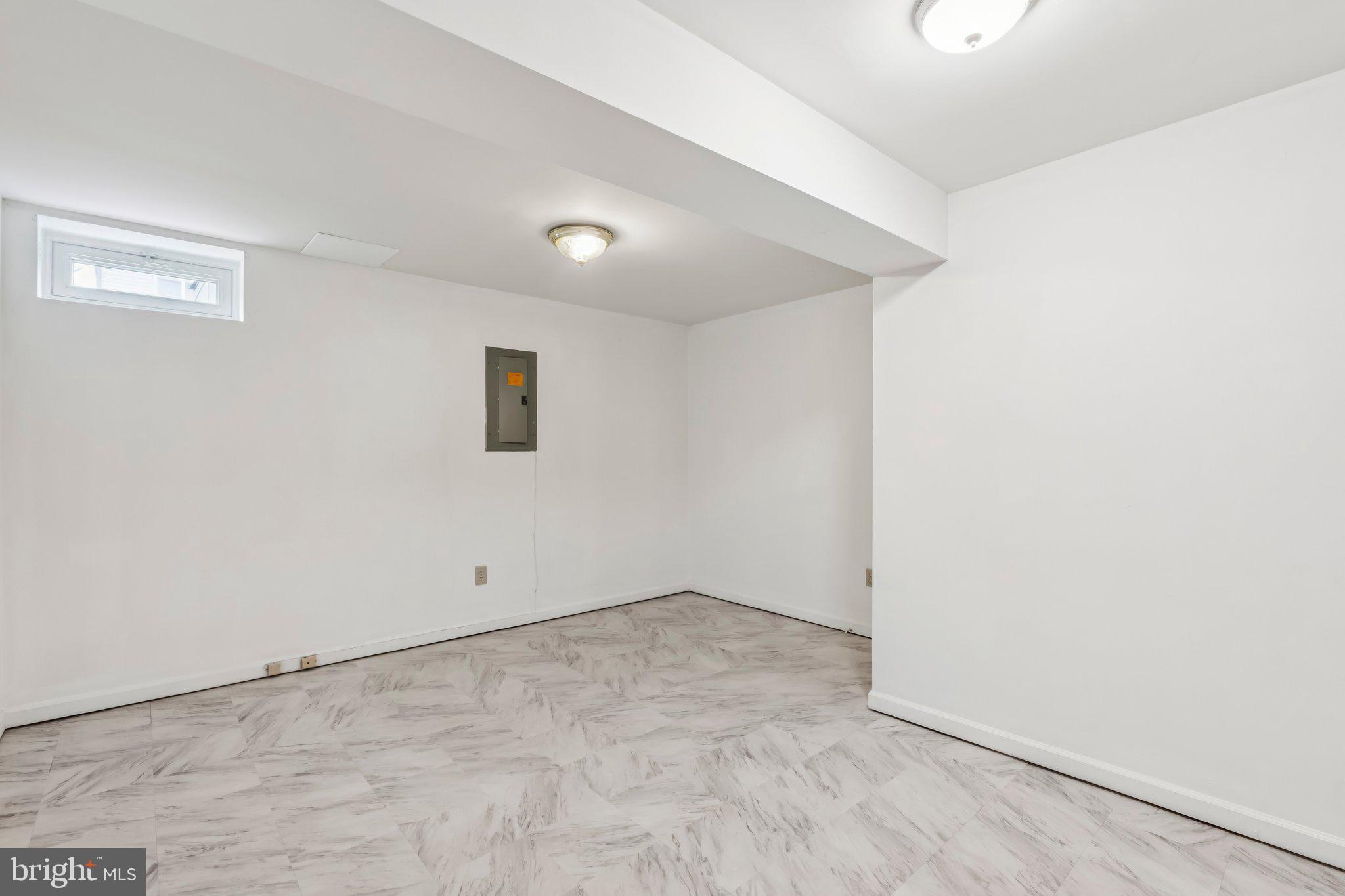 8277 Crestmont Circle Springfield, VA 22153 - Photo 20 of 23 an empty room with an entryway