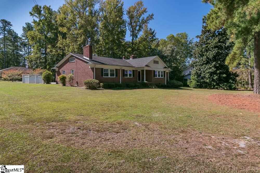 401 Spruce Street Clinton, SC 29325 - Photo 2 of 16 Gallery Image 2