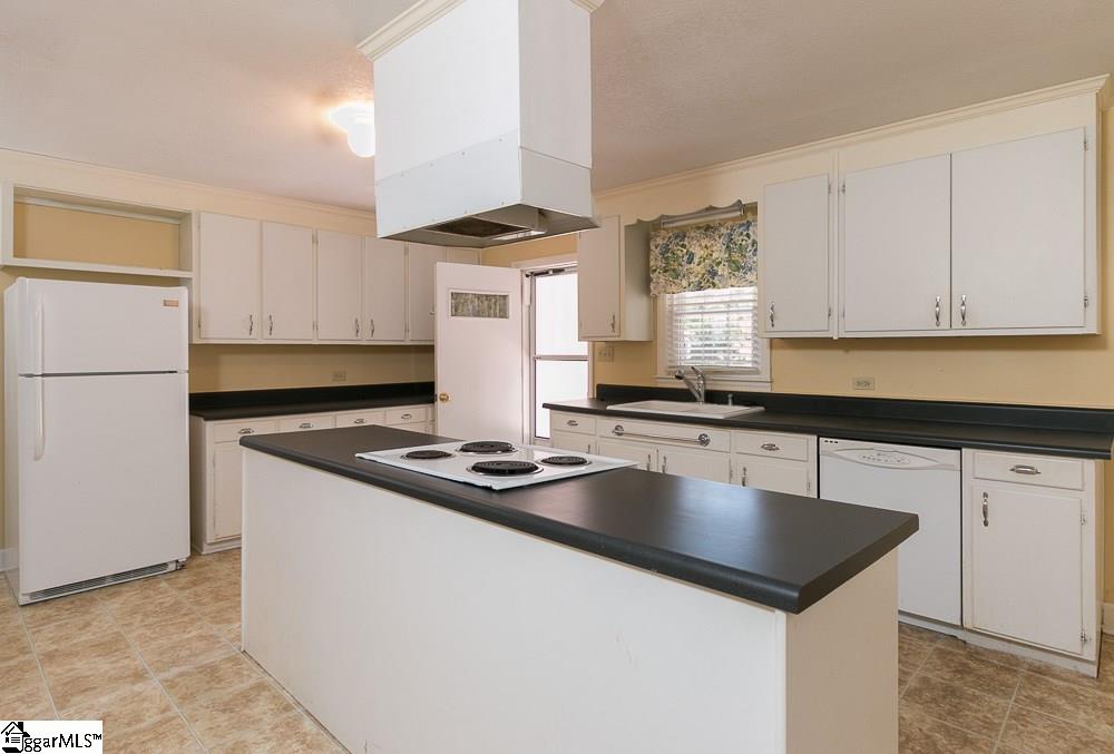 401 Spruce Street Clinton, SC 29325 - Photo 5 of 16 Gallery Image 5