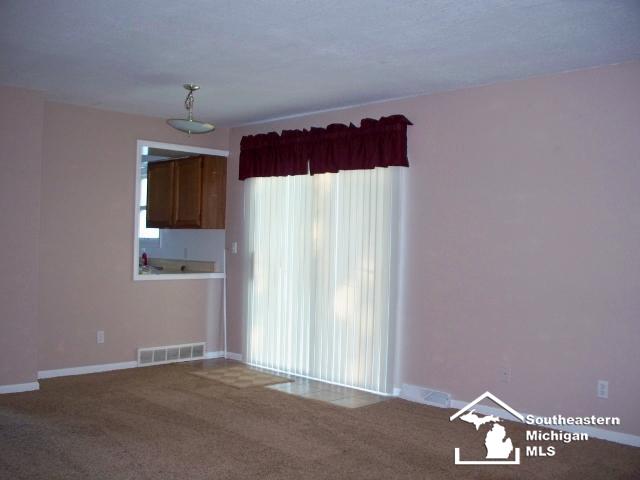 2518 Dean Road Lambertville, MI 48144 - Photo 4 of 20 Dining/Family Area