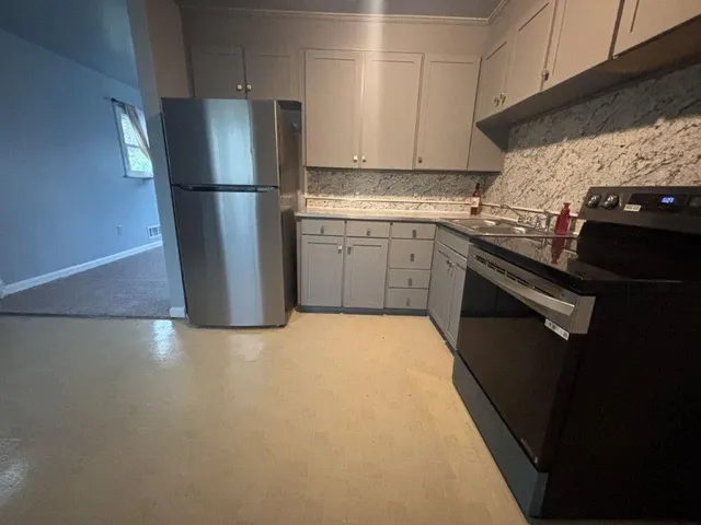 $1,395 | 4230 Moomaw Avenue Northwest, Roanoke, VA 24017