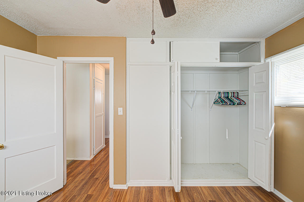 4823 Redstart Road Louisville, KY 40213 - Photo 13 of 19 4823_Redstart_Rd-14