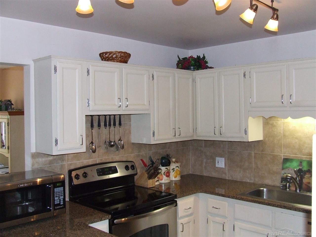 1135 Pine Ridge Court Rochester Hills, MI 48306 - Photo 8 of 10
