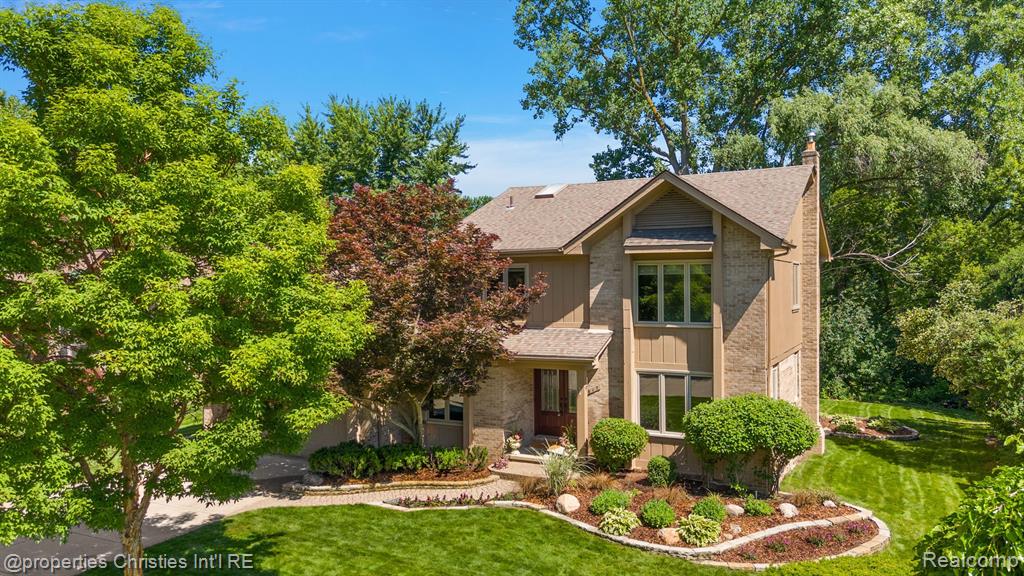 817 Stag Ridge Road Rochester Hills, MI 48309 - Photo 1 of 80