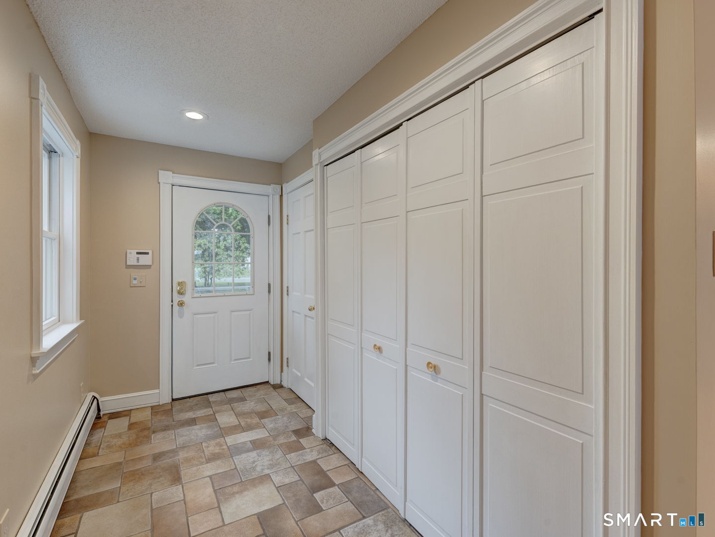 501 Highland Street Wethersfield, CT 06109 - Photo 6 of 38