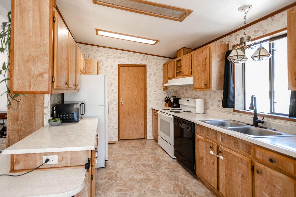 147229 Gracies Road Gilchrist, OR 97737 - Photo 11 of 48 DSC_8656