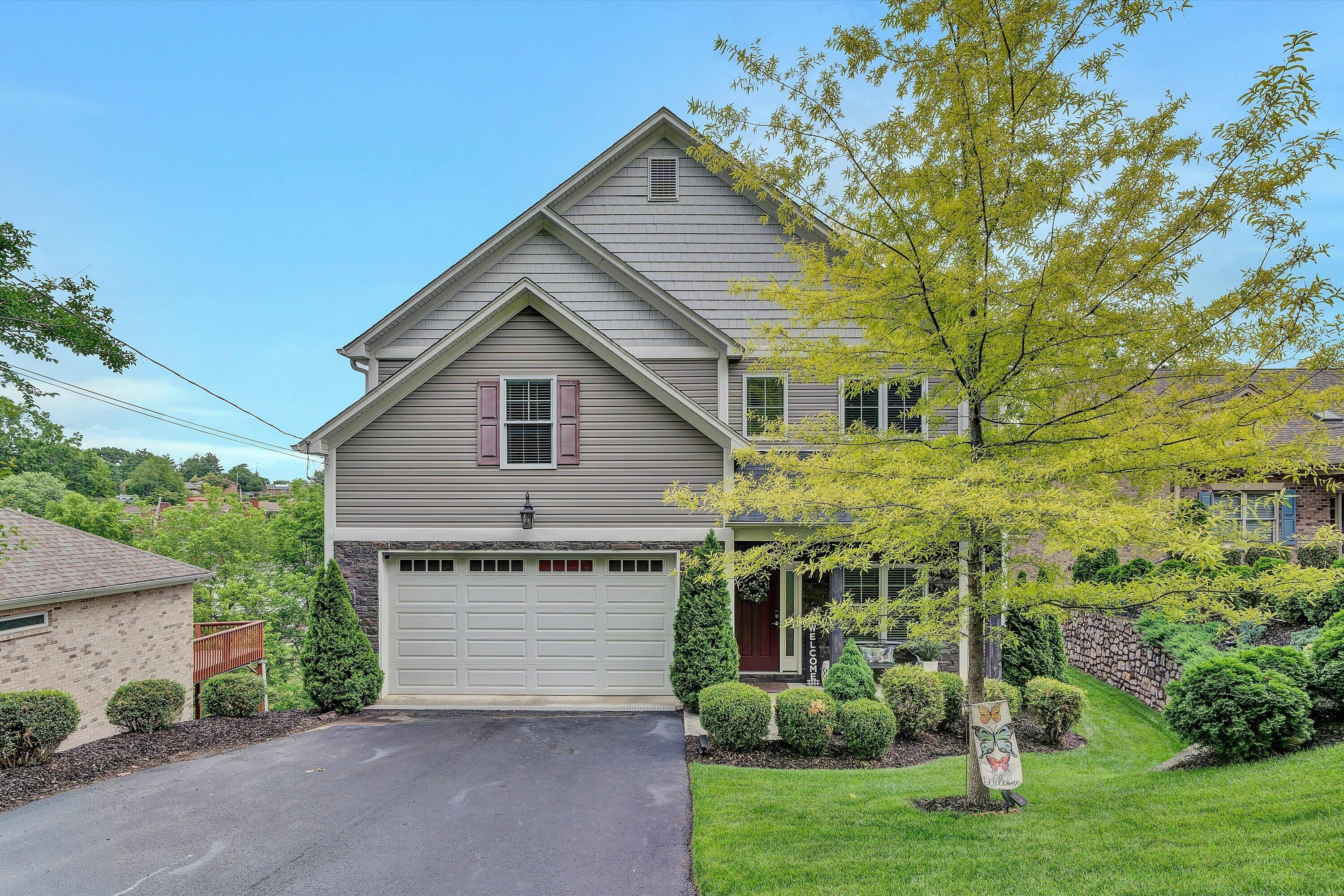 2750 McVitty Road Roanoke, VA 24018 - Photo 3 of 55 01-DSC00295