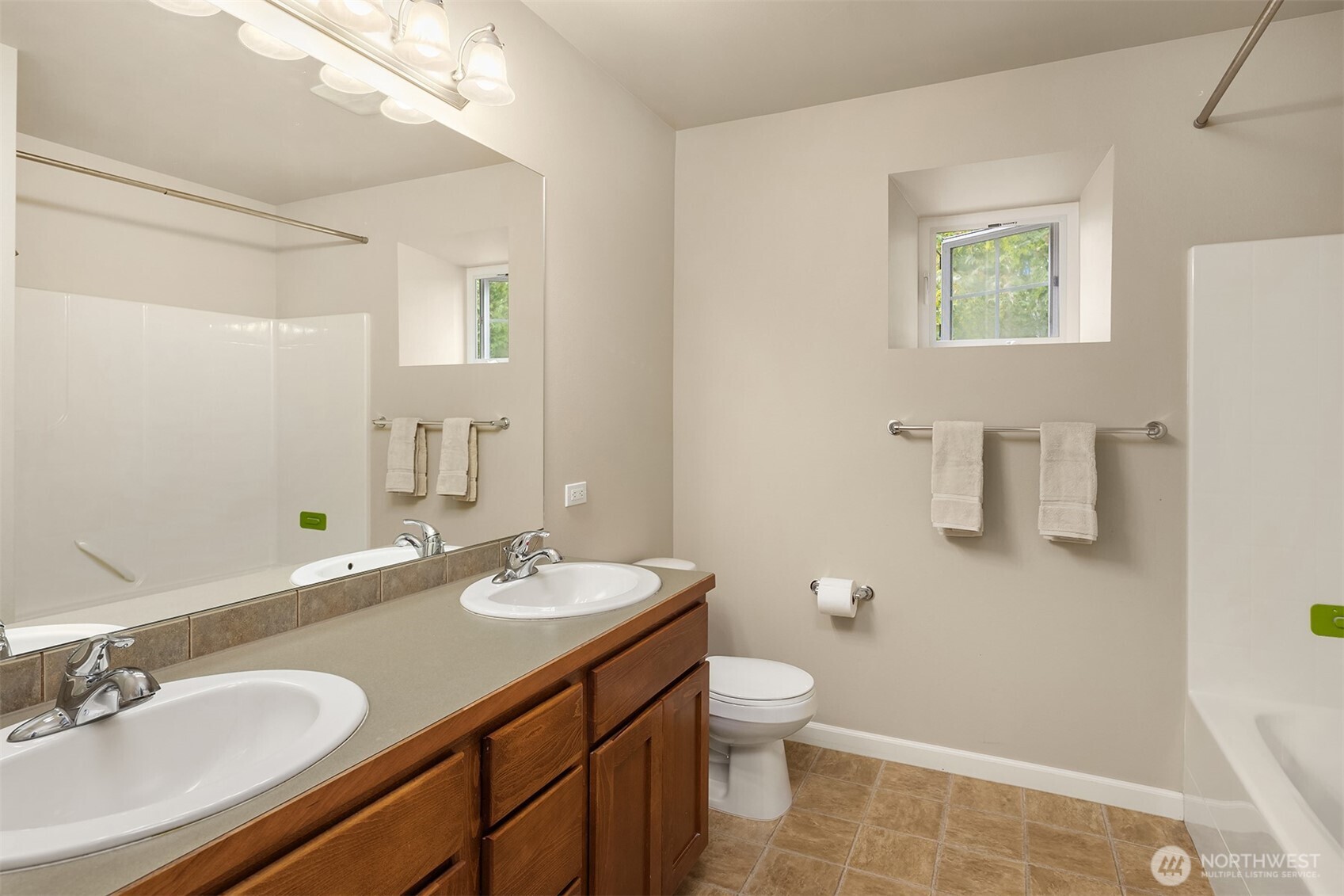 122 Ilwaco Place Southeast Renton, WA 98059 - Photo 18 of 26 Gallery Image 18