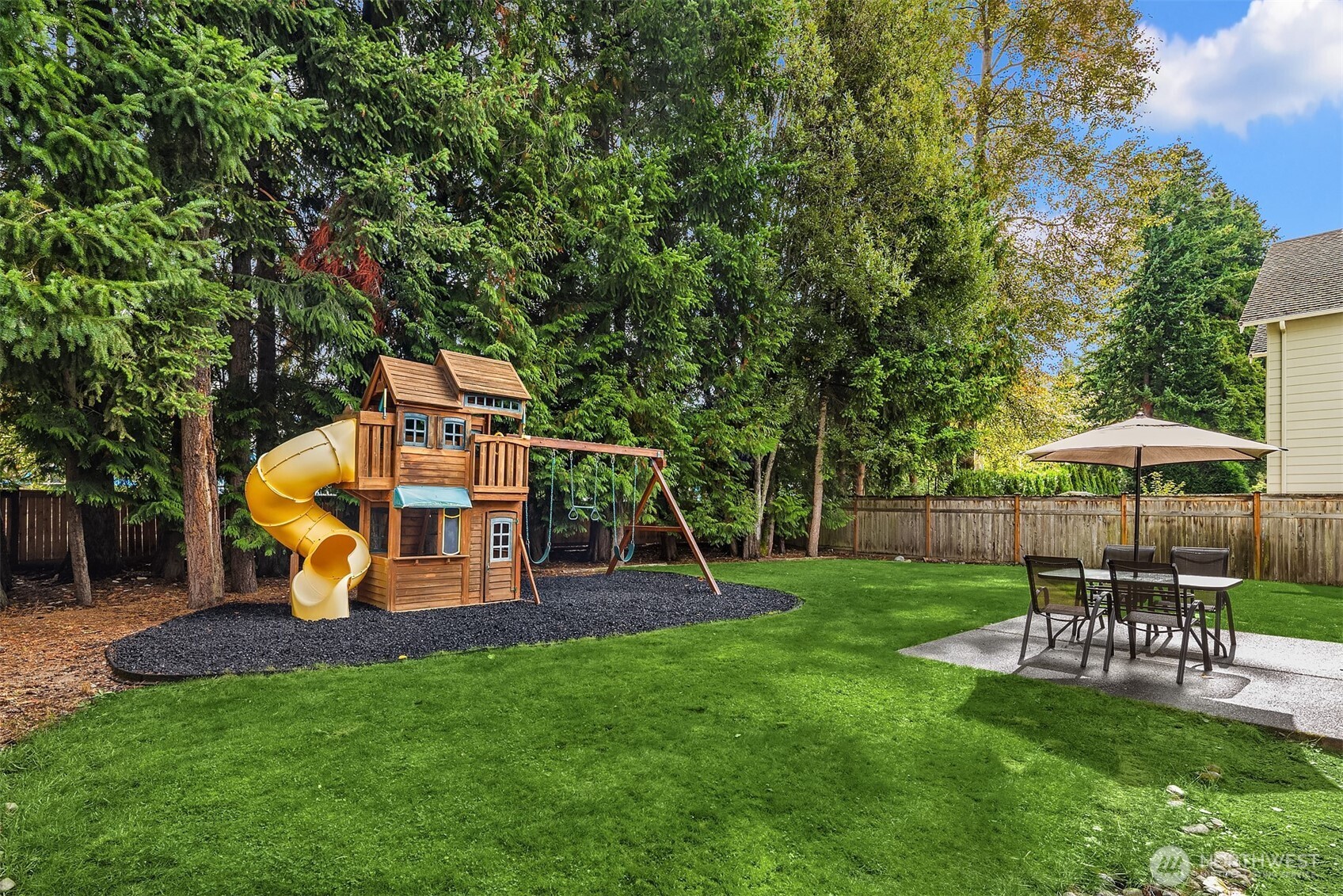 122 Ilwaco Place Southeast Renton, WA 98059 - Photo 23 of 26 Gallery Image 23