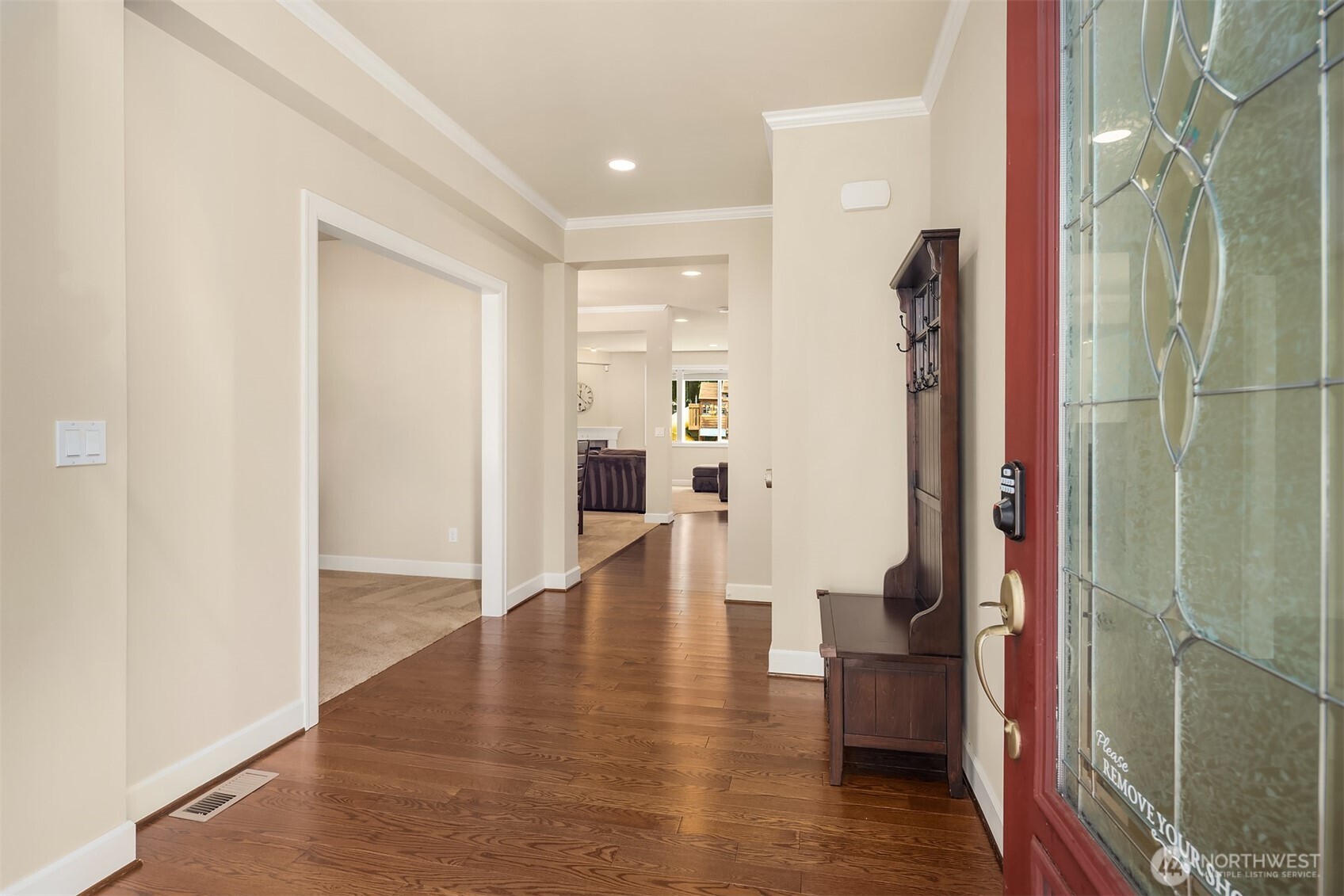 122 Ilwaco Place Southeast Renton, WA 98059 - Photo 3 of 26 Gallery Image 3