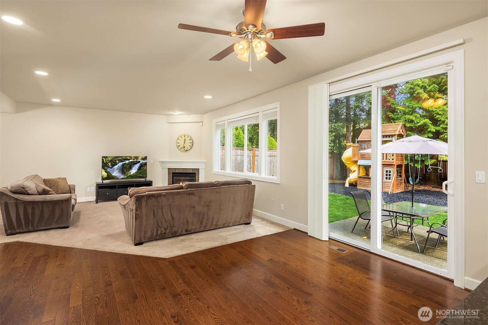 122 Ilwaco Place Southeast Renton, WA 98059 - Photo 7 of 26 Gallery Image 7
