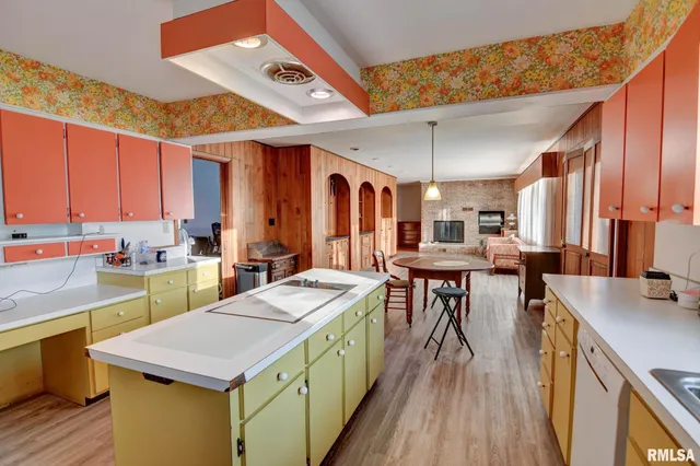 $195,000 | 1604 Fairview Street, Taylorville, IL 62568