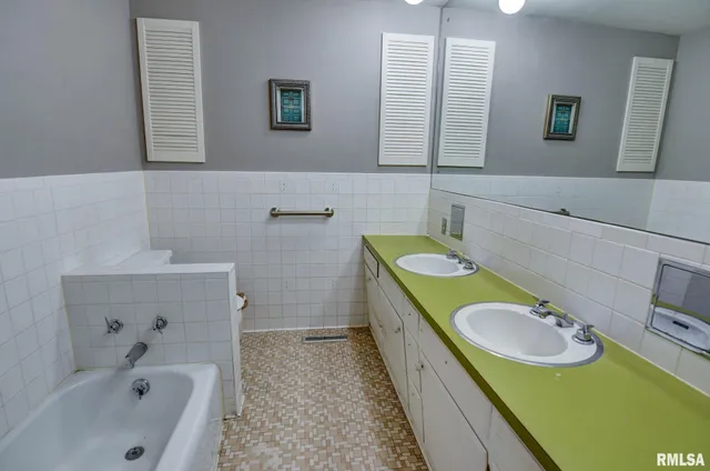 $195,000 | 1604 Fairview Street, Taylorville, IL 62568