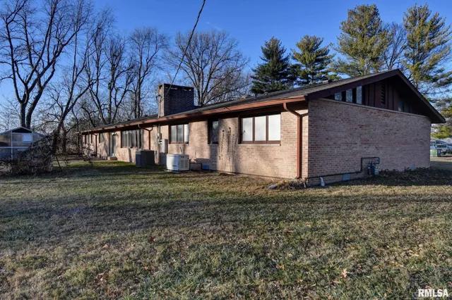 $195,000 | 1604 Fairview Street, Taylorville, IL 62568