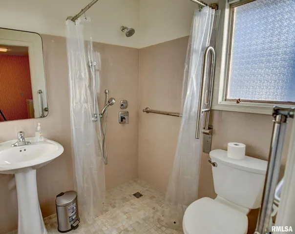 $195,000 | 1604 Fairview Street, Taylorville, IL 62568