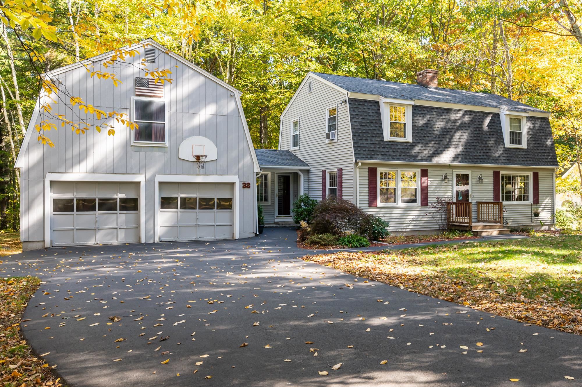 32 Devonshire Road Atkinson, NH 03811 - Photo 3 of 40