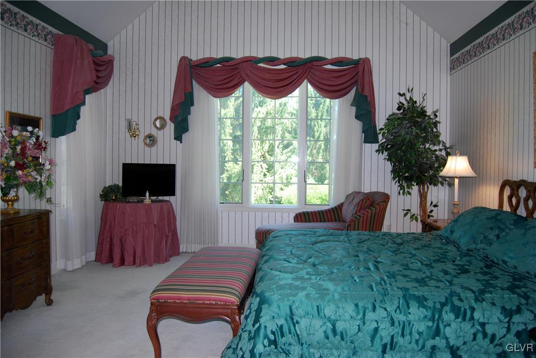 805 Dorset Road Allentown, PA 18104 - Photo 8 of 23 Gallery Image 8