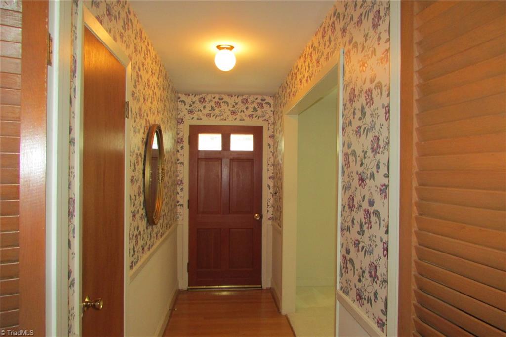 2633 Weymoth Road Winston-Salem, NC 27103 - Photo 11 of 45 Gallery Image 11
