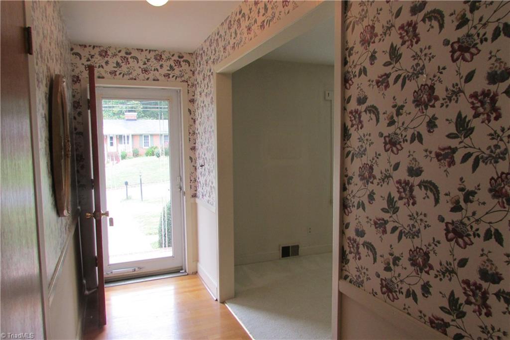 2633 Weymoth Road Winston-Salem, NC 27103 - Photo 12 of 45 Gallery Image 12